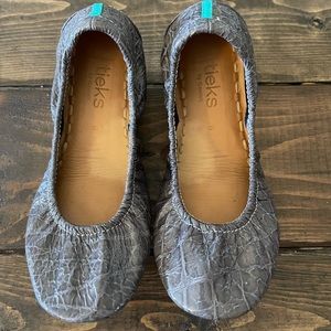 Slate Grey Croc Tieks
